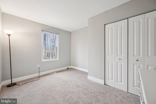 Building Photo - 7849 Briardale Terrace