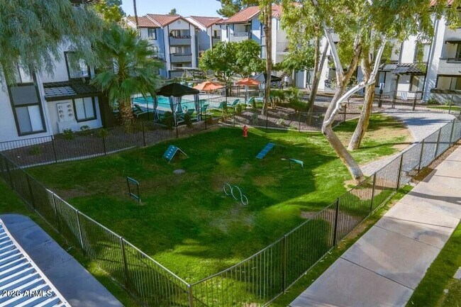 Building Photo - 1975 E University Dr