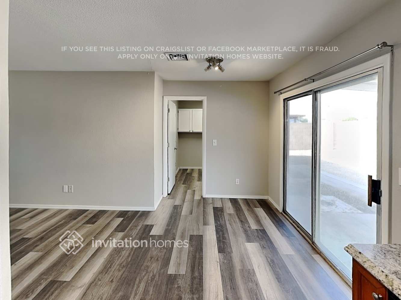 Building Photo - 8638 W Lawrence Ln