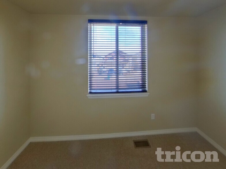 Building Photo - 9766 Silver Stirrup Dr