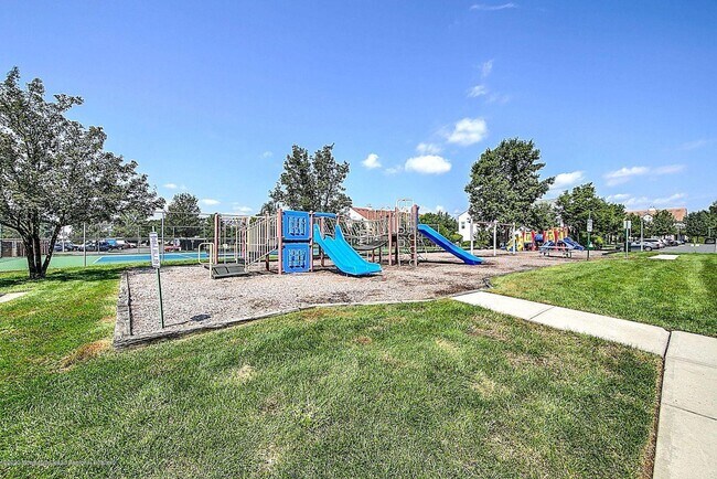 Building Photo - 49 Richmond Ct