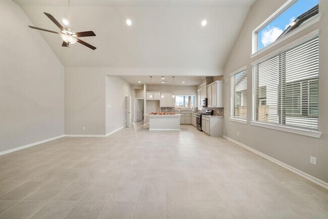 Building Photo - 1547 Crystal Stream Dr