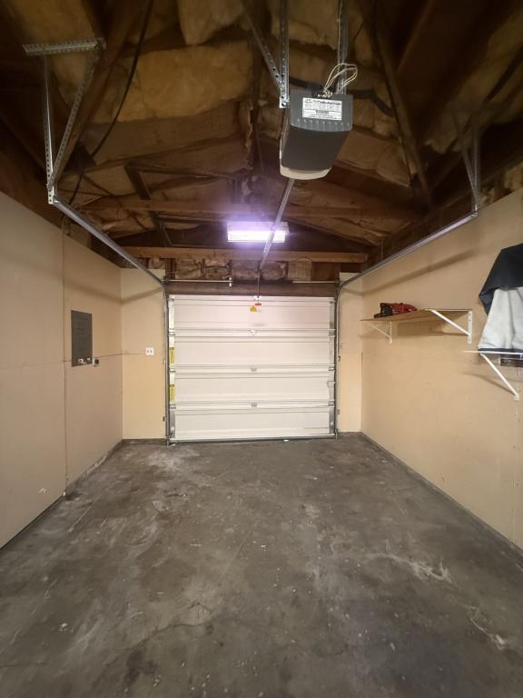 Building Photo - 1934 Crest St