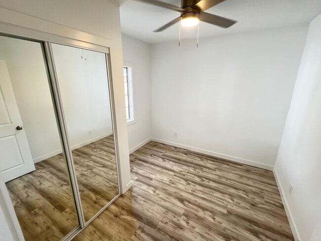 Building Photo - Completely Remodeled 2 Bed 1 Bath Charming...