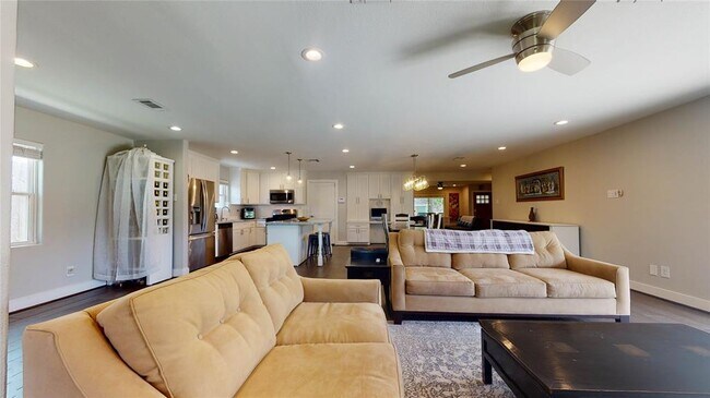 Building Photo - 3011 Larknolls Ln