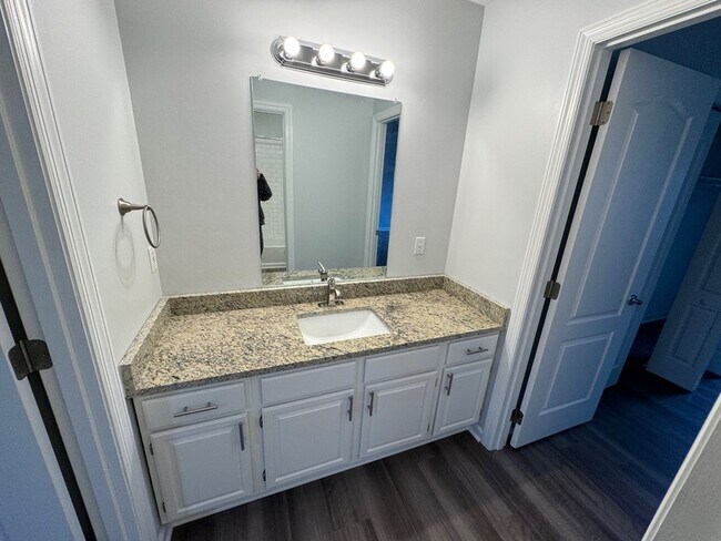 Building Photo - 230 Chesna Dr