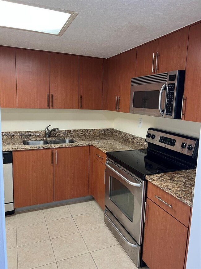 Building Photo - 3300 NE 192 St