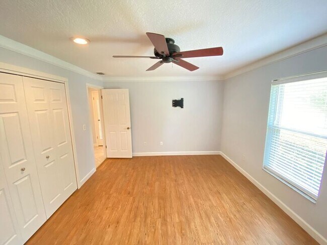Building Photo - 104 Hatfield Ct