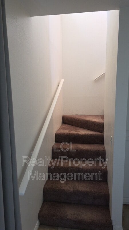 Building Photo - 33361 Gisborne St