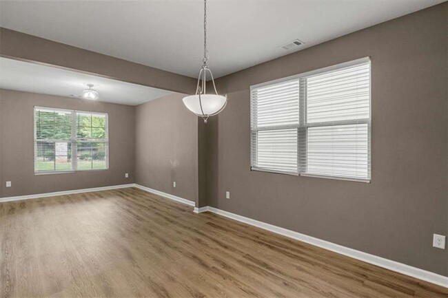 Building Photo - 2044 Britt Dr