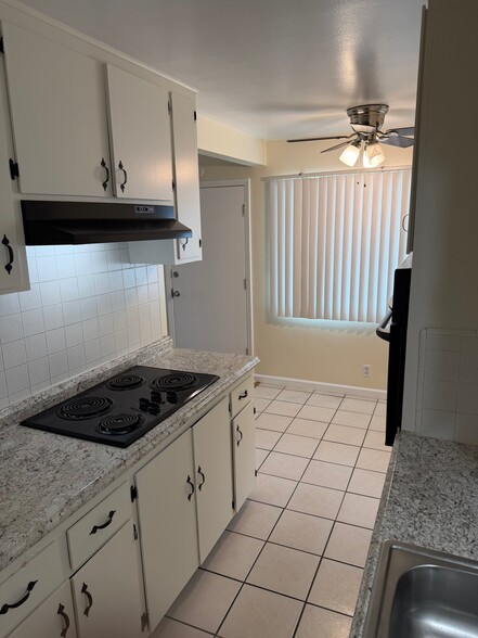 Building Photo - 7737 Bright Ave