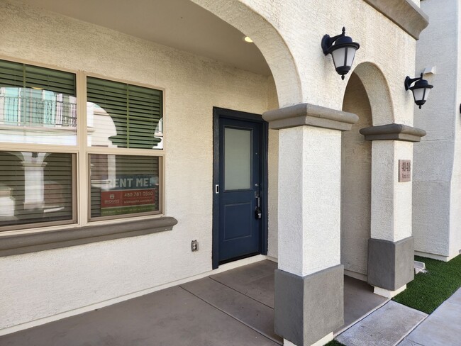 Building Photo - 3 Bedroom Townhome in the Fincher Fields C...