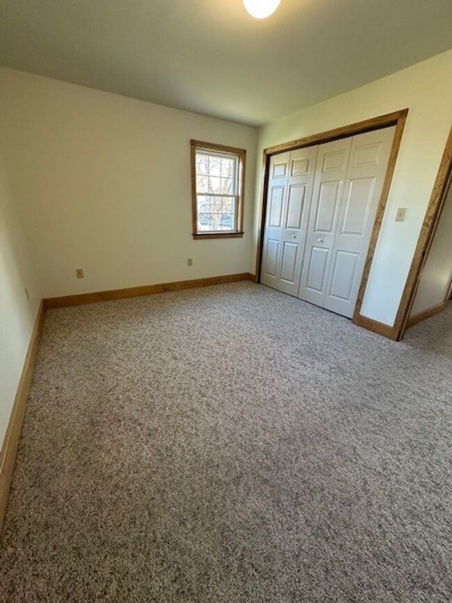 Building Photo - Leola 2 Bedroom 2nd floor