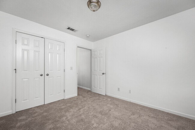 Building Photo - 340 Stewarts Landing Cir