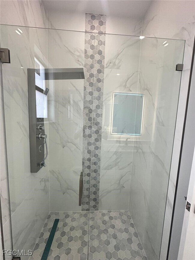 Building Photo - 1022 Candlelight Dr