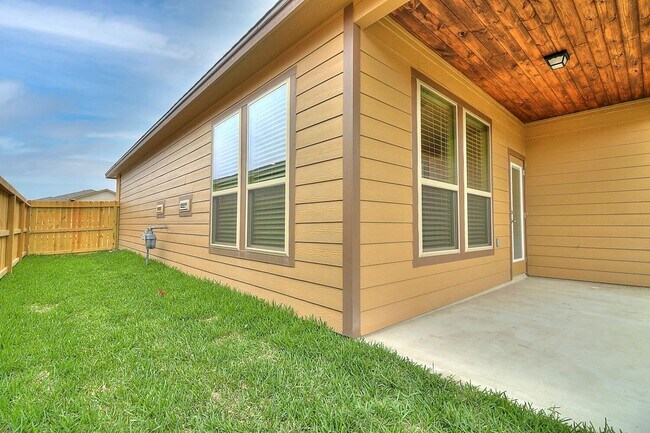 Building Photo - 2202 Crystal Bay Dr.