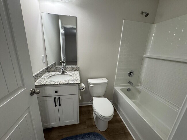 Building Photo - 4 bedroom home in Seneca