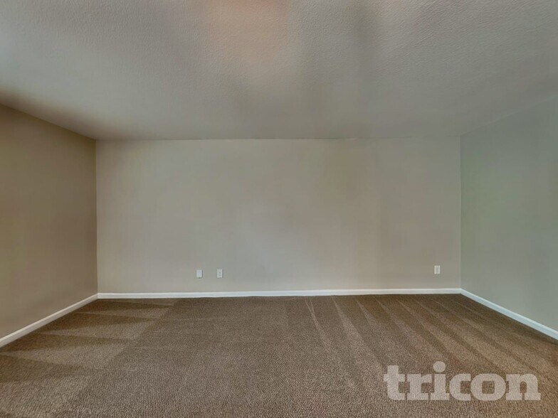 Building Photo - 201 Rustling Way