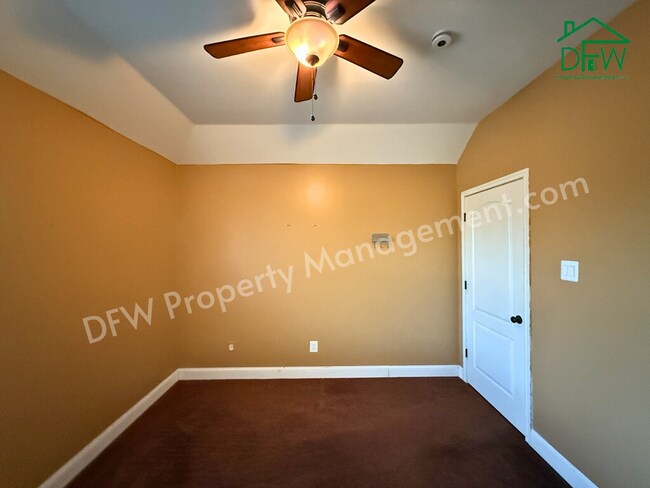 Building Photo - Beautiful 4 Bedroom 2.5 Bathroom Home for Lease in Grand Prairie, TX