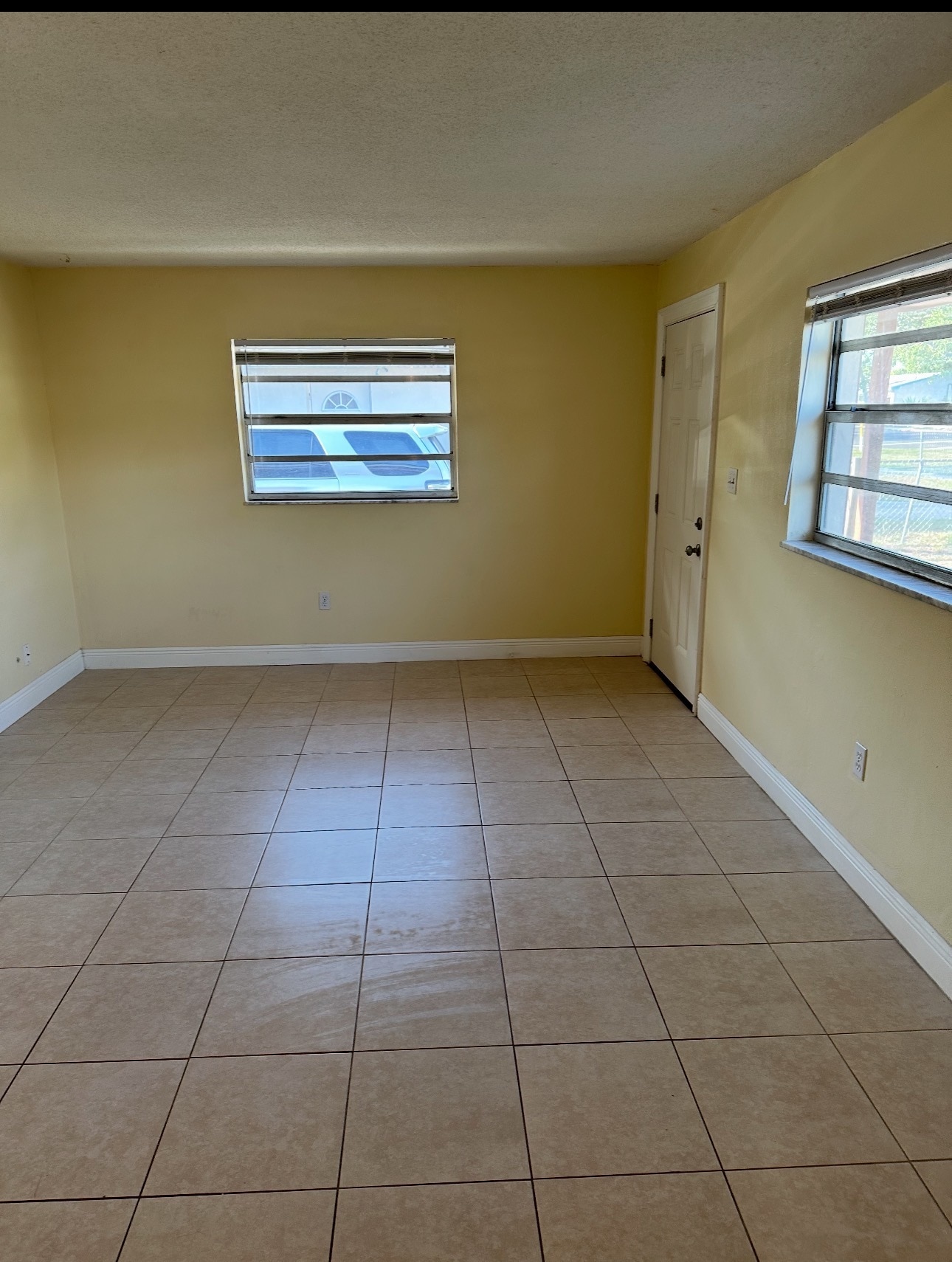 Building Photo - 1734 Gladys St