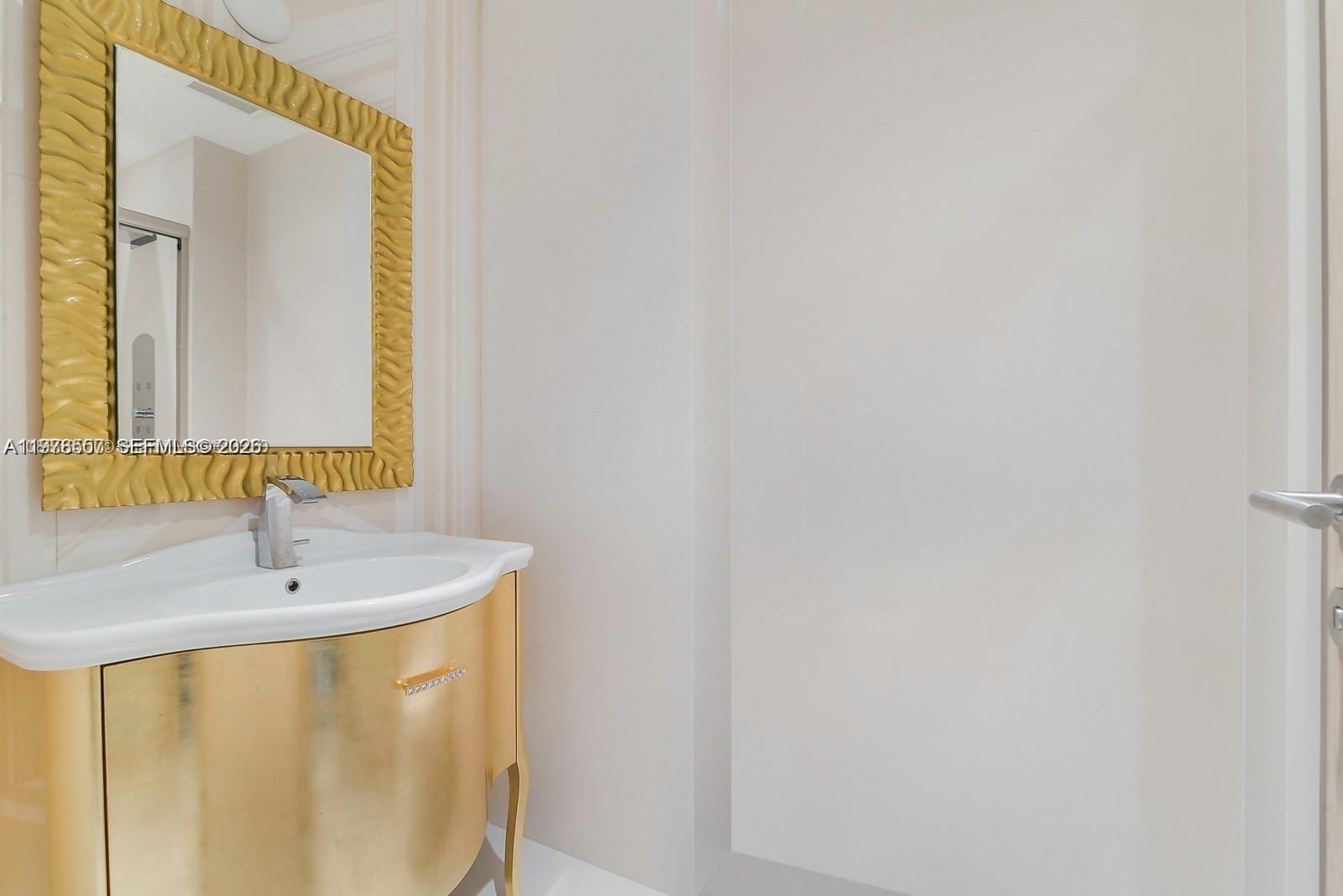 Building Photo - 18031 Biscayne Blvd