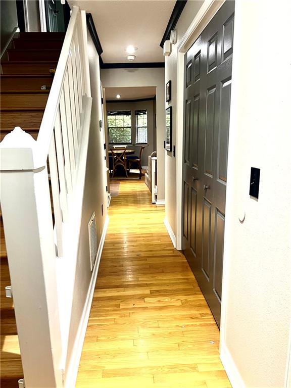 Building Photo - 1072 Valley View Dr