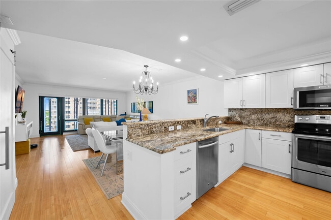 Building Photo - 5100 N Ocean Blvd