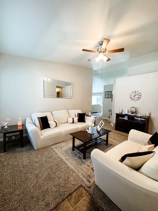 Building Photo - “4-Bedroom, 2-Bathroom Home in Yuma”