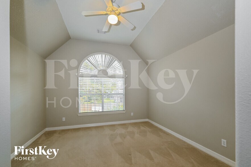 Building Photo - 17714 Meadow Crossing Ln