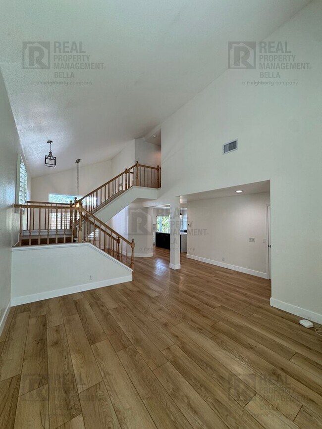 Building Photo - Resort-Style Living in Temecula – Pool Home with Designer Upgrades & 3-Car Garage