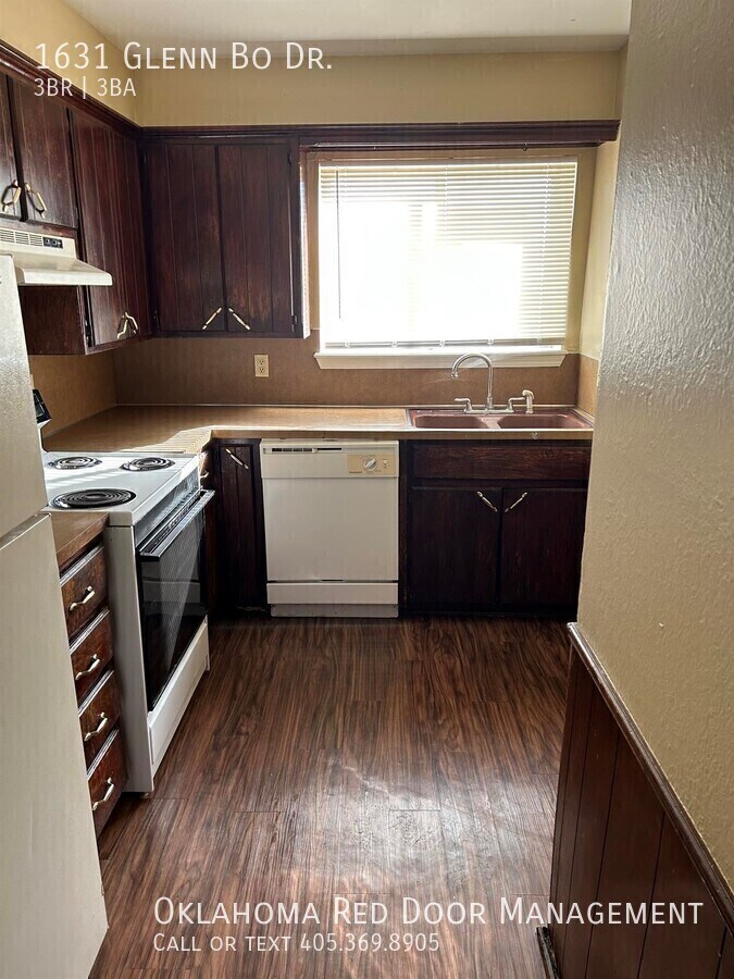 Building Photo - 1631 Glenn Bo Dr