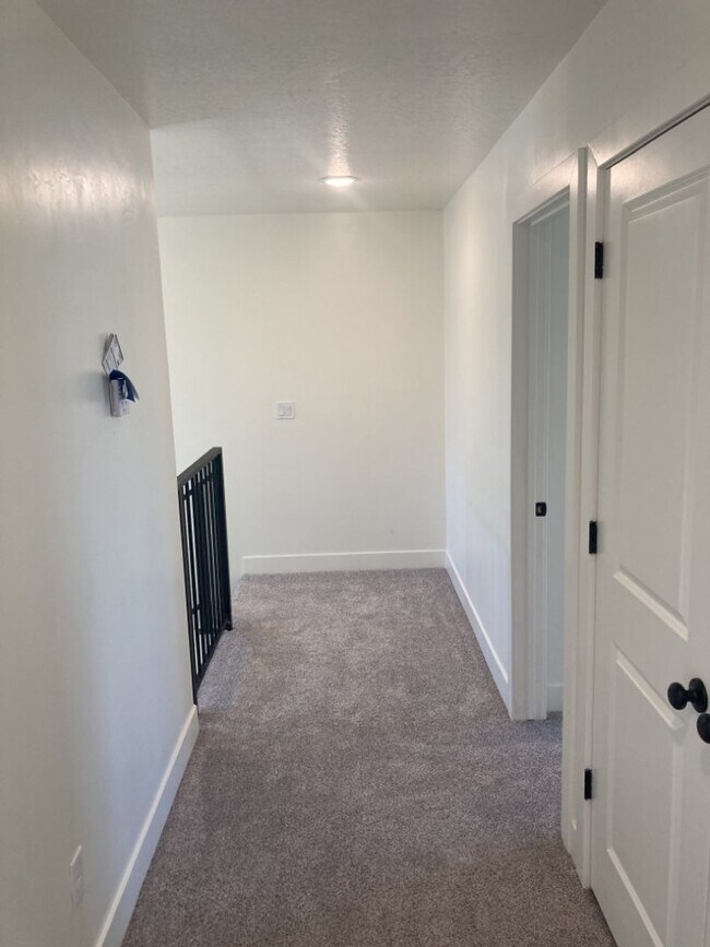 Building Photo - 3 Bed - 2.5 Bath, Newer Construction, Larg...