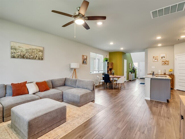Building Photo - 2416 Bluefish Ct