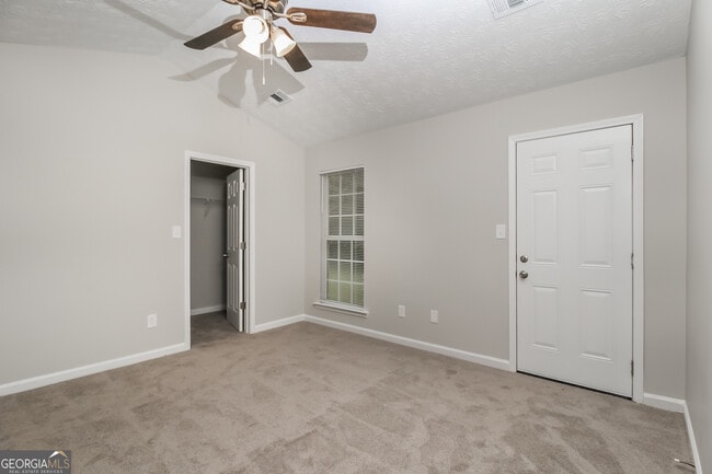 Building Photo - 1100 Overlook Dr