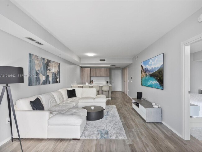 Building Photo - 801 S Miami Ave