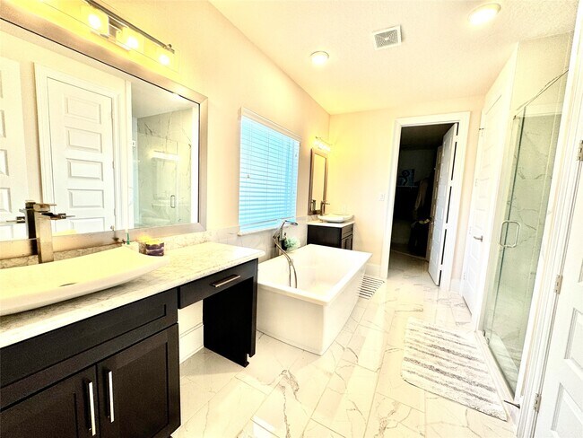 Building Photo - 16803 Bark Cabin Dr