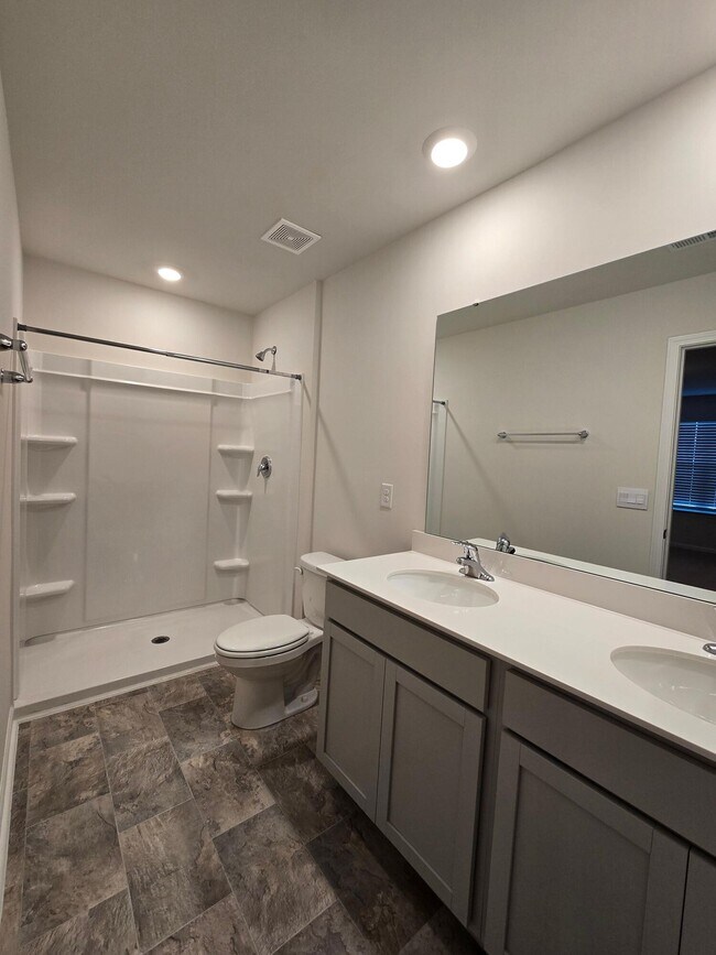 Building Photo - 162 Wall St