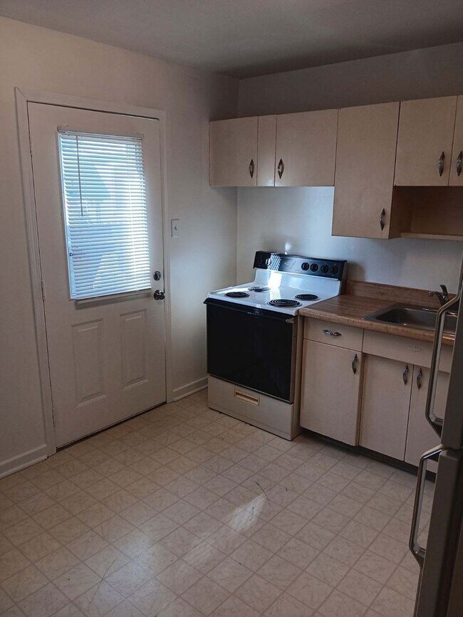 Building Photo - 24XX SW Buchanan St