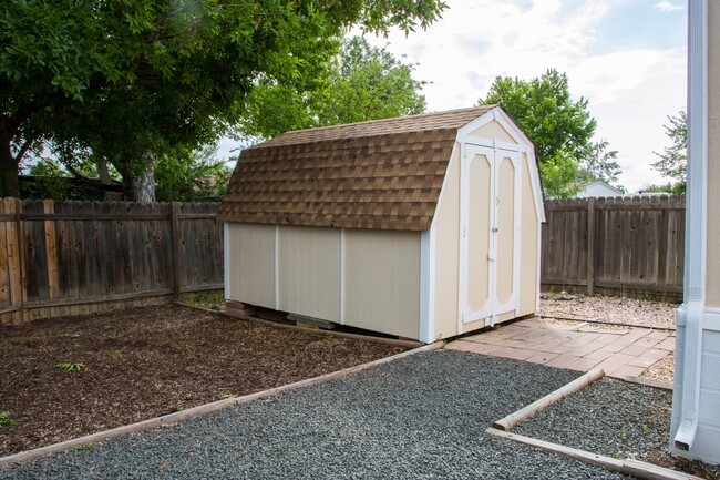Building Photo - Adorable 2 bedroom 2 bath!