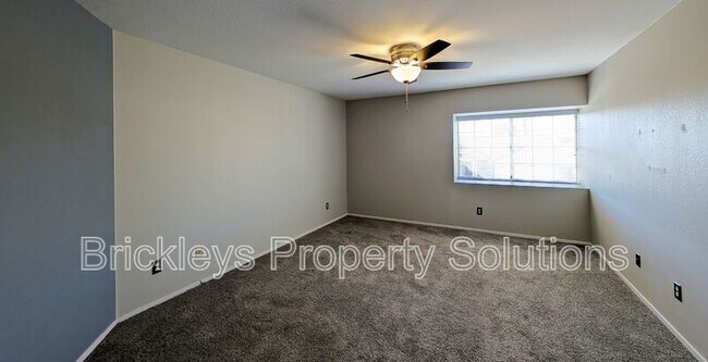 Building Photo - 2340 W Myrtle Dr