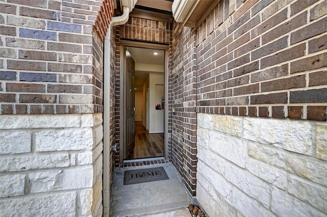 Building Photo - 865 Spruce Pine Dr