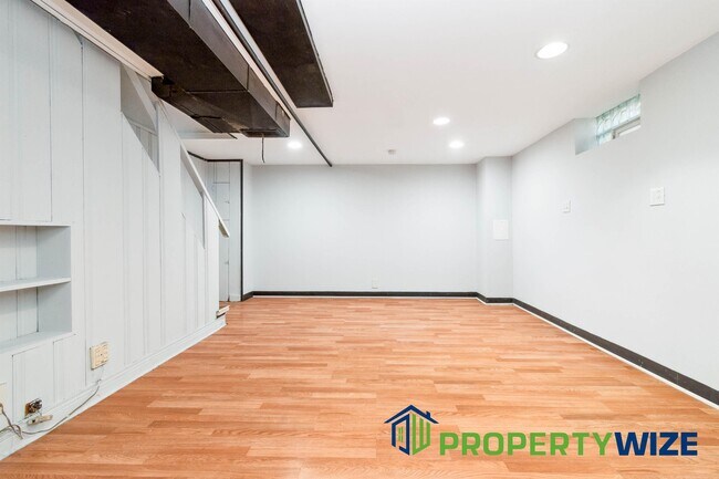 Building Photo - 3705 Midheights Rd