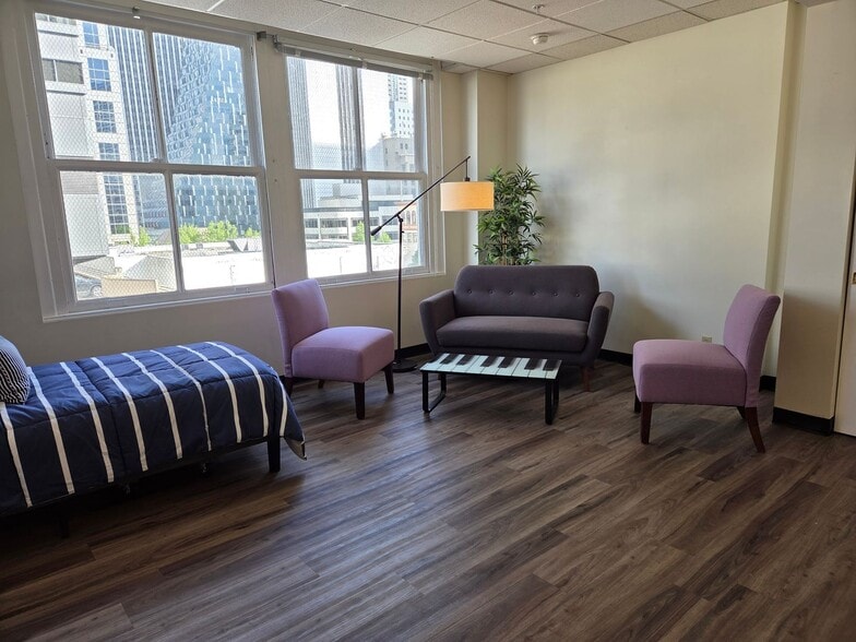 Interior Photo - Sixth & Pine Building