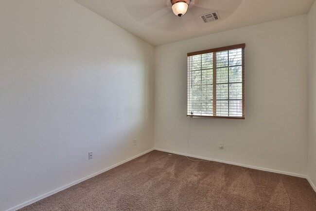 Building Photo - Heart of Queen Creek 5 bed/3 bath Home w/ ...