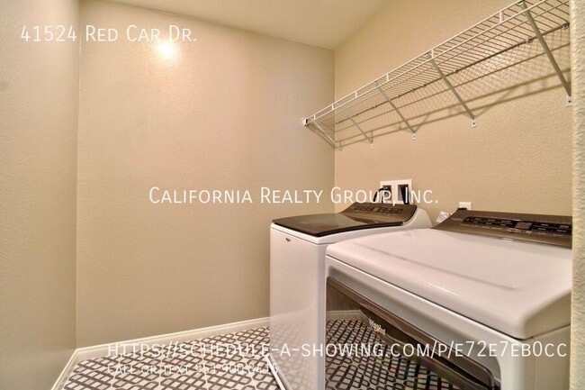 Building Photo - 41524 Red Car Dr