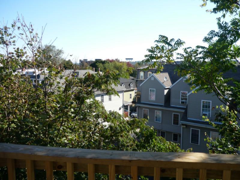 Building Photo - 27 Buttonwood St