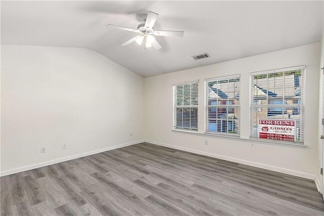 Building Photo - 4003 Labrador Way