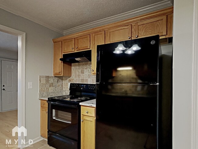 Building Photo - 3730 Glenwood Dr