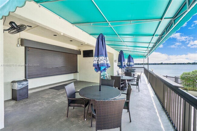 Building Photo - 116 Lake Emerald Dr