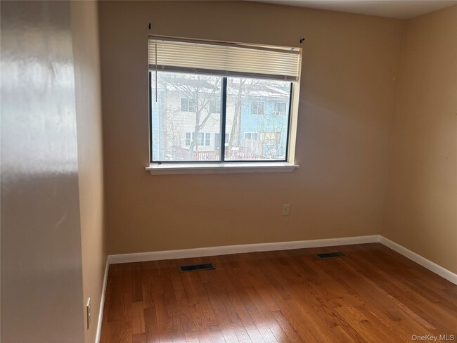 Building Photo - 5 N Aspen Rd